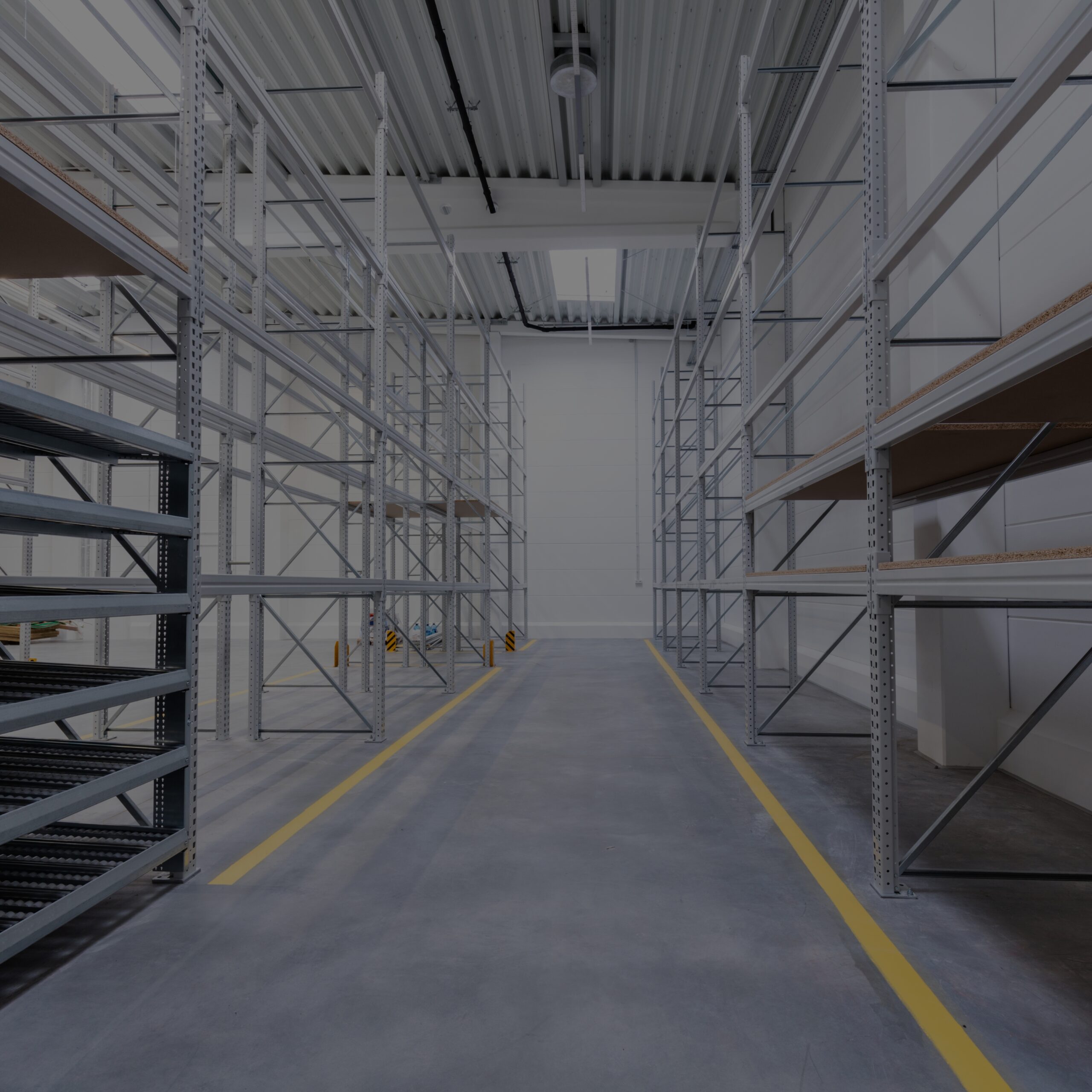 Sistema de rack selectivo para pallets con acceso directo